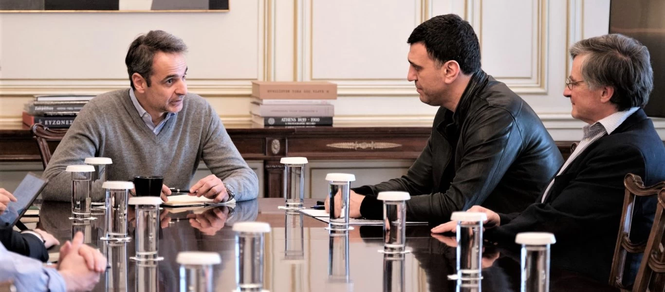 Αυτή είναι η... «χαλάρωση» του lockdown: Η κυβέρνηση καταργεί τα «έξυπνα» μέτρα και ανοίγει τα κομμωτήρια